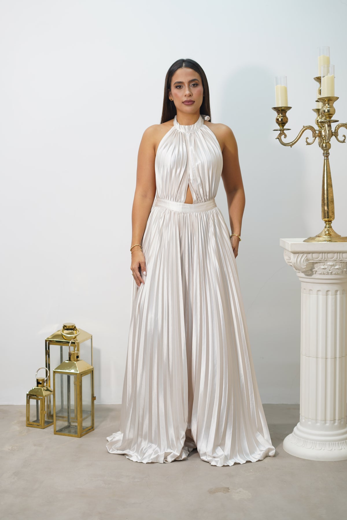 Vestido de Gala Perla Plisado con Escote Halter