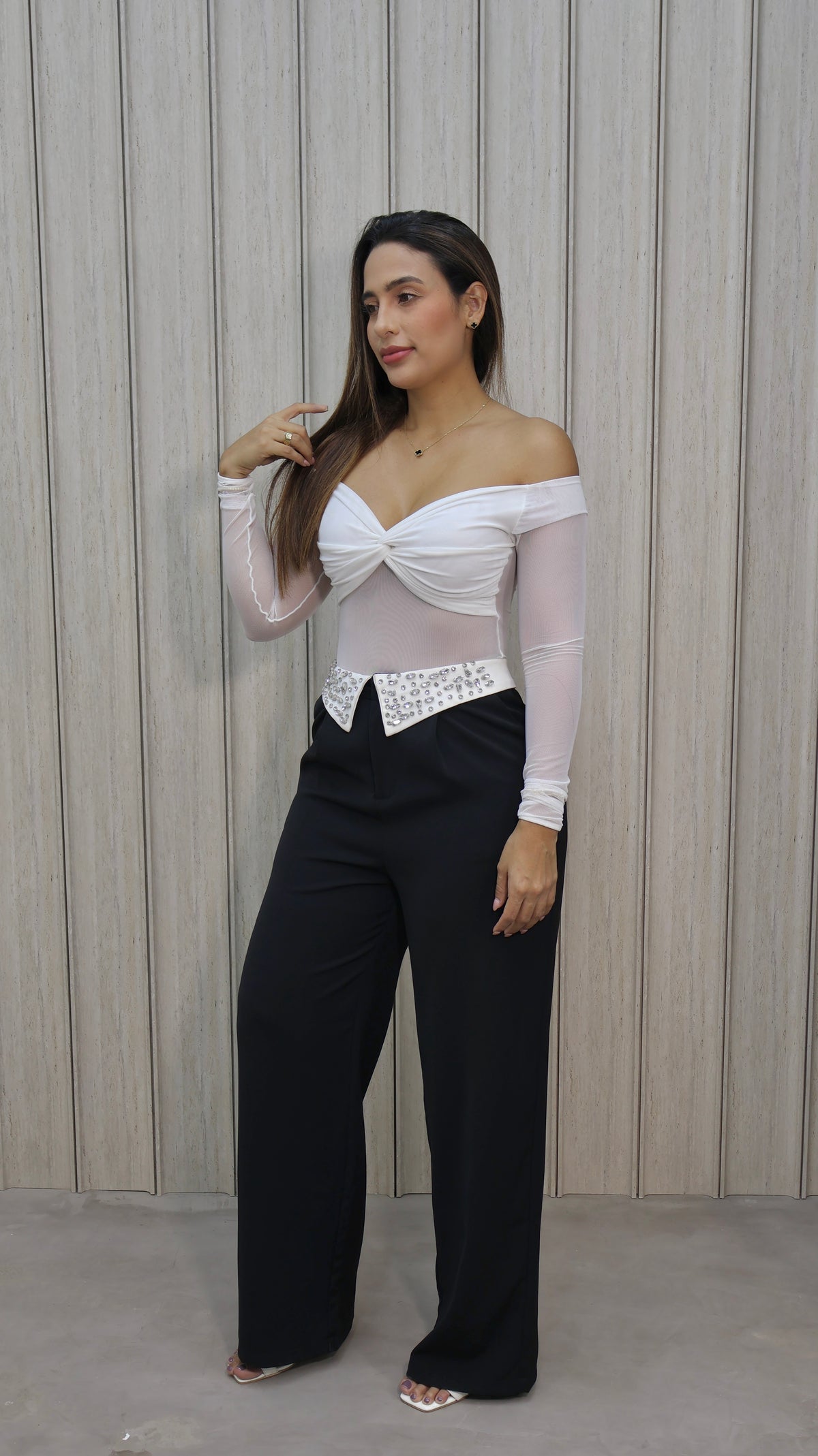 PANTALON NEGRO PRETINA BRILLOS