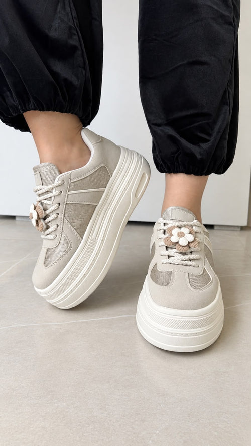 TENIS FLOR GRIS