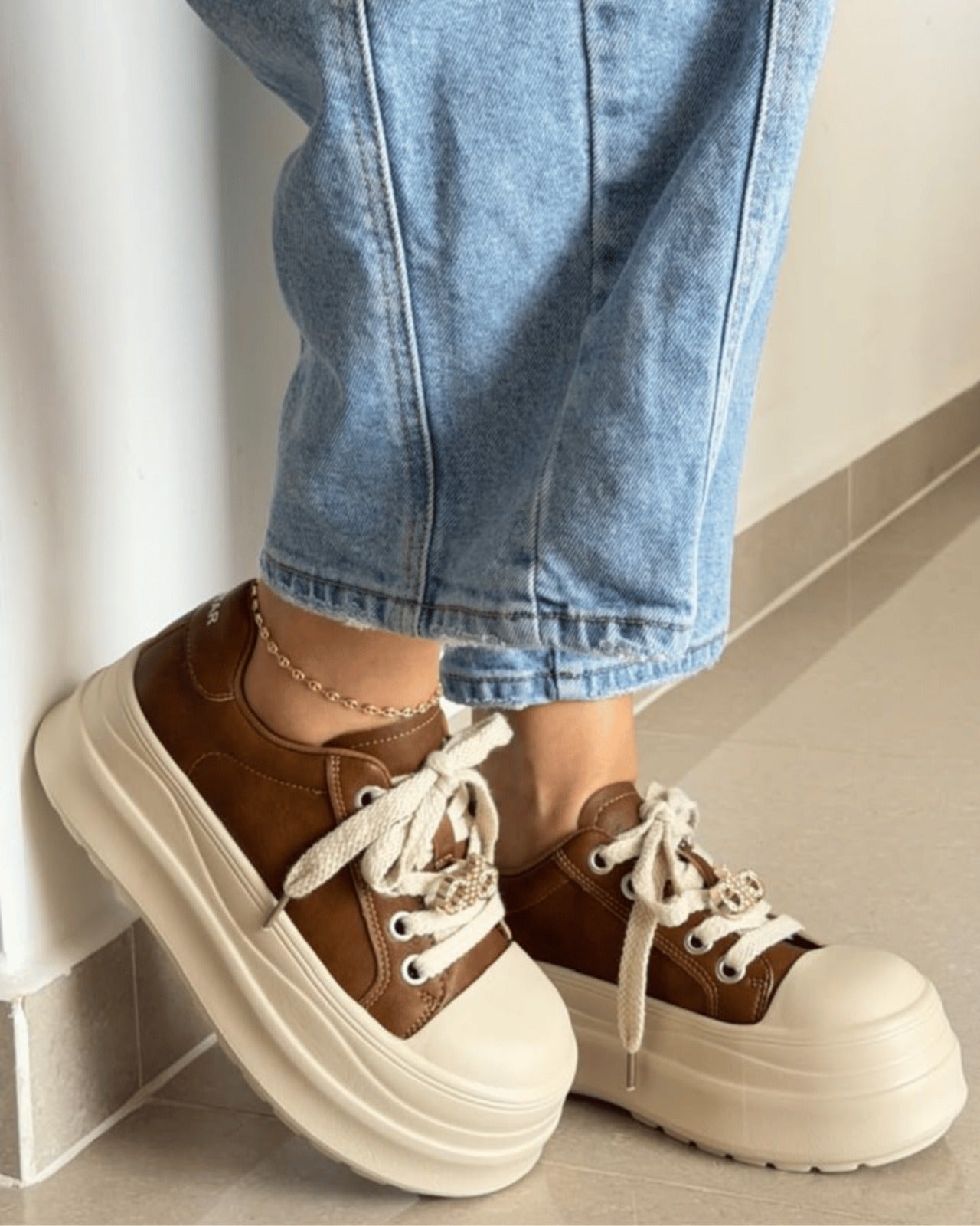 TENIS