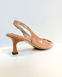 TACÓN SCARLETT EN CHAROL TAUPE