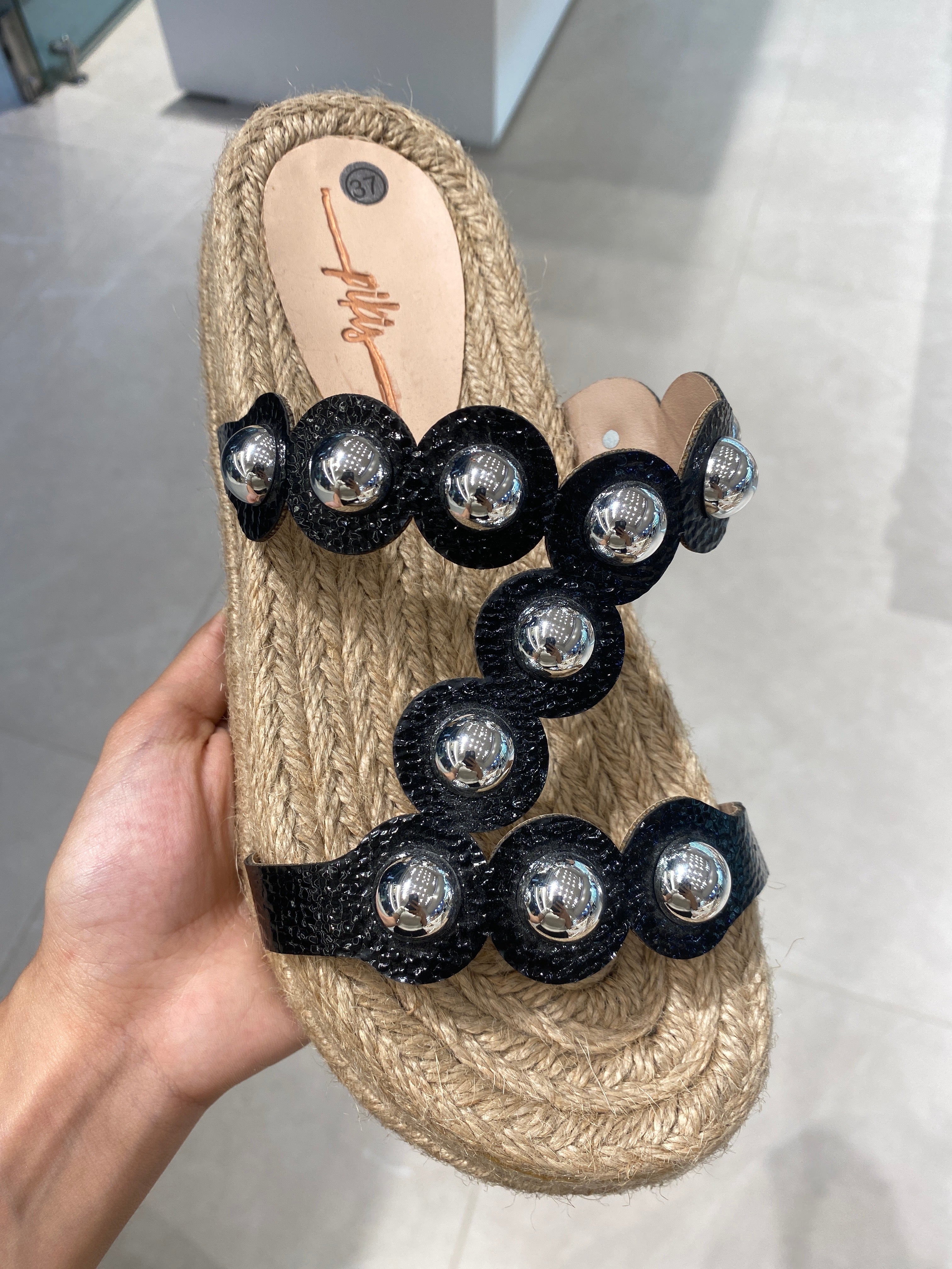 Ref. SMCAROLNEG PLANTA NEGRO