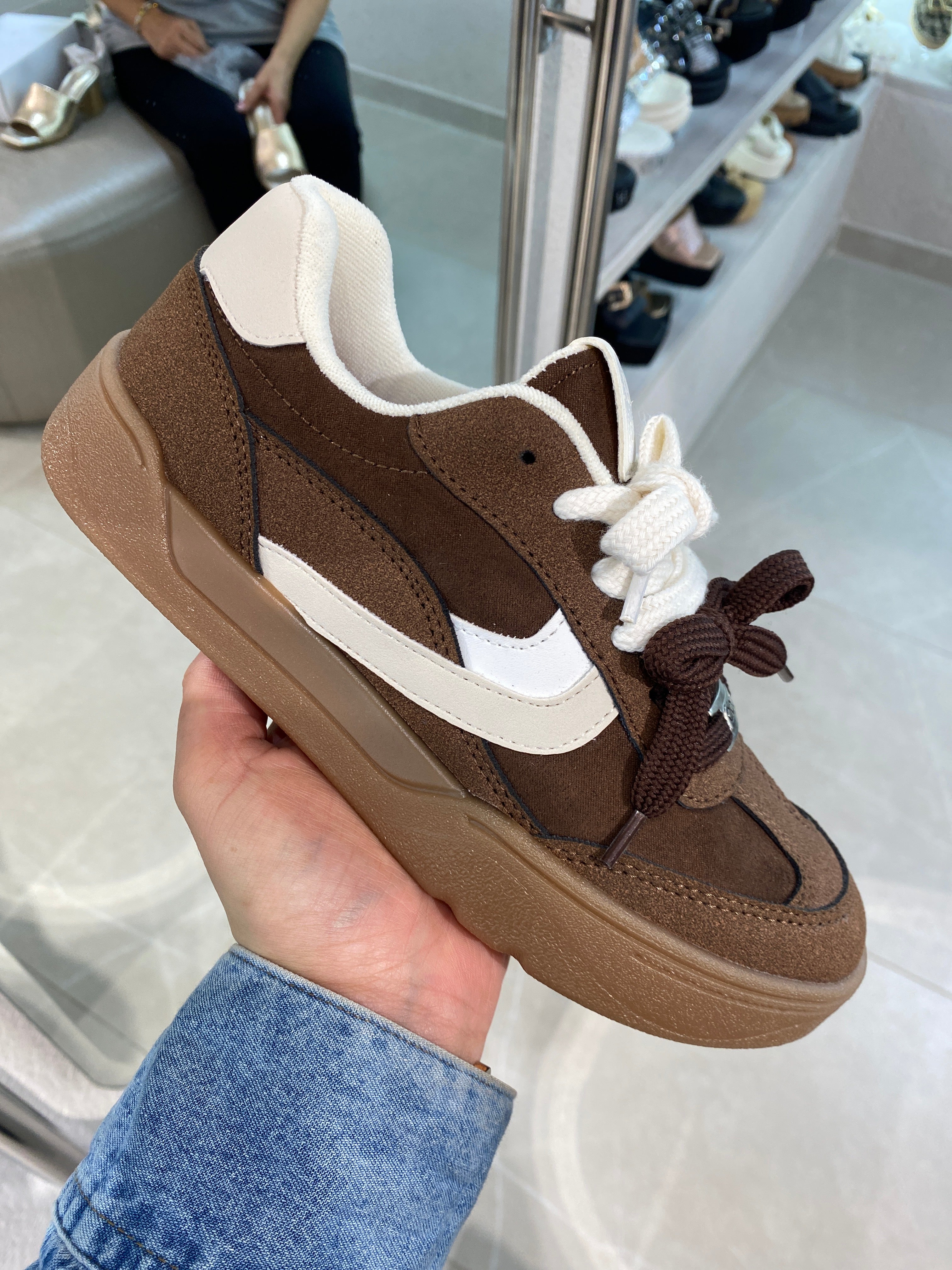 AQ356CHO TENIS DEPORTIVO CHOCOLATE