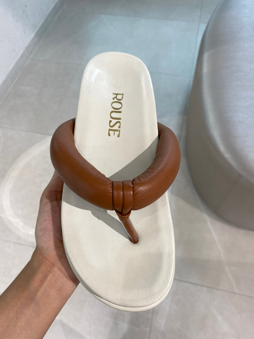 Ref.VAL205TXM SANDALIA PLANA TALCO X MIEL