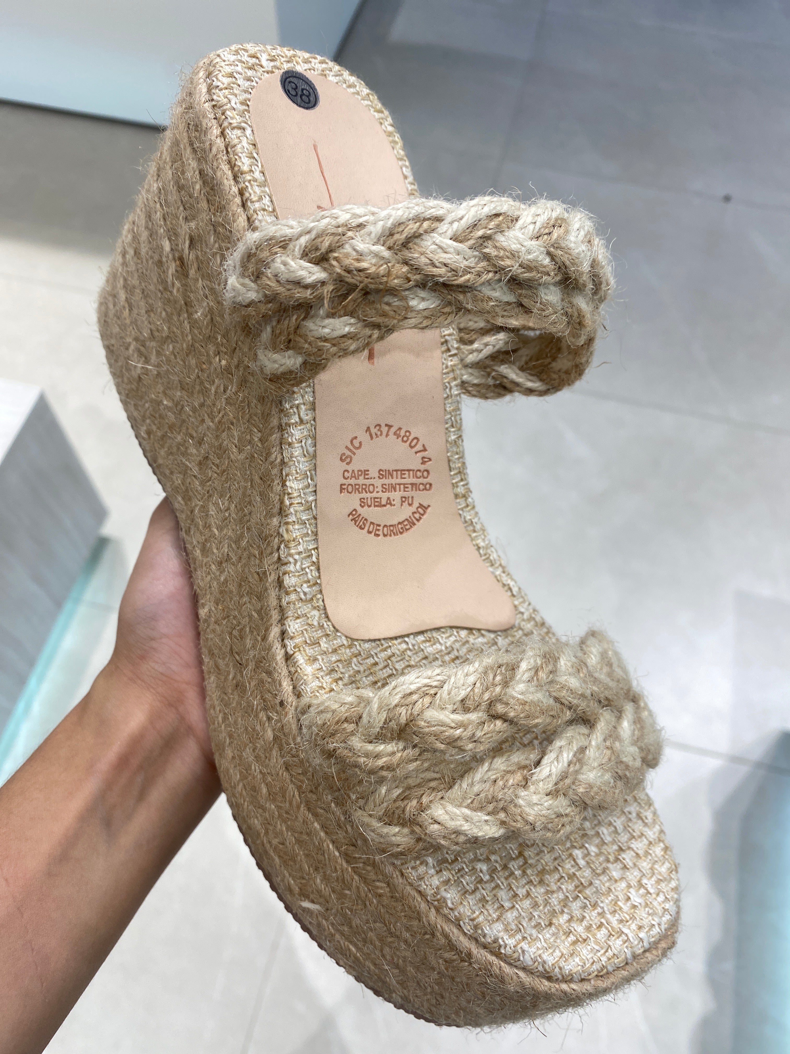 Ref. SMGAELYUT PLATAFORMA YUTE