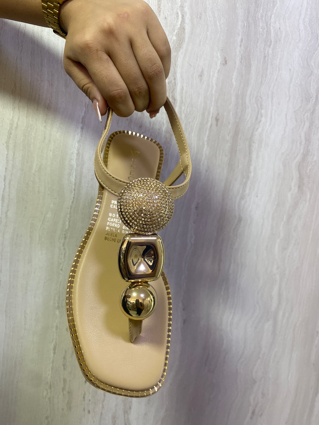 Ref. LUP19TAU SANDALIA PLANA TAUPE