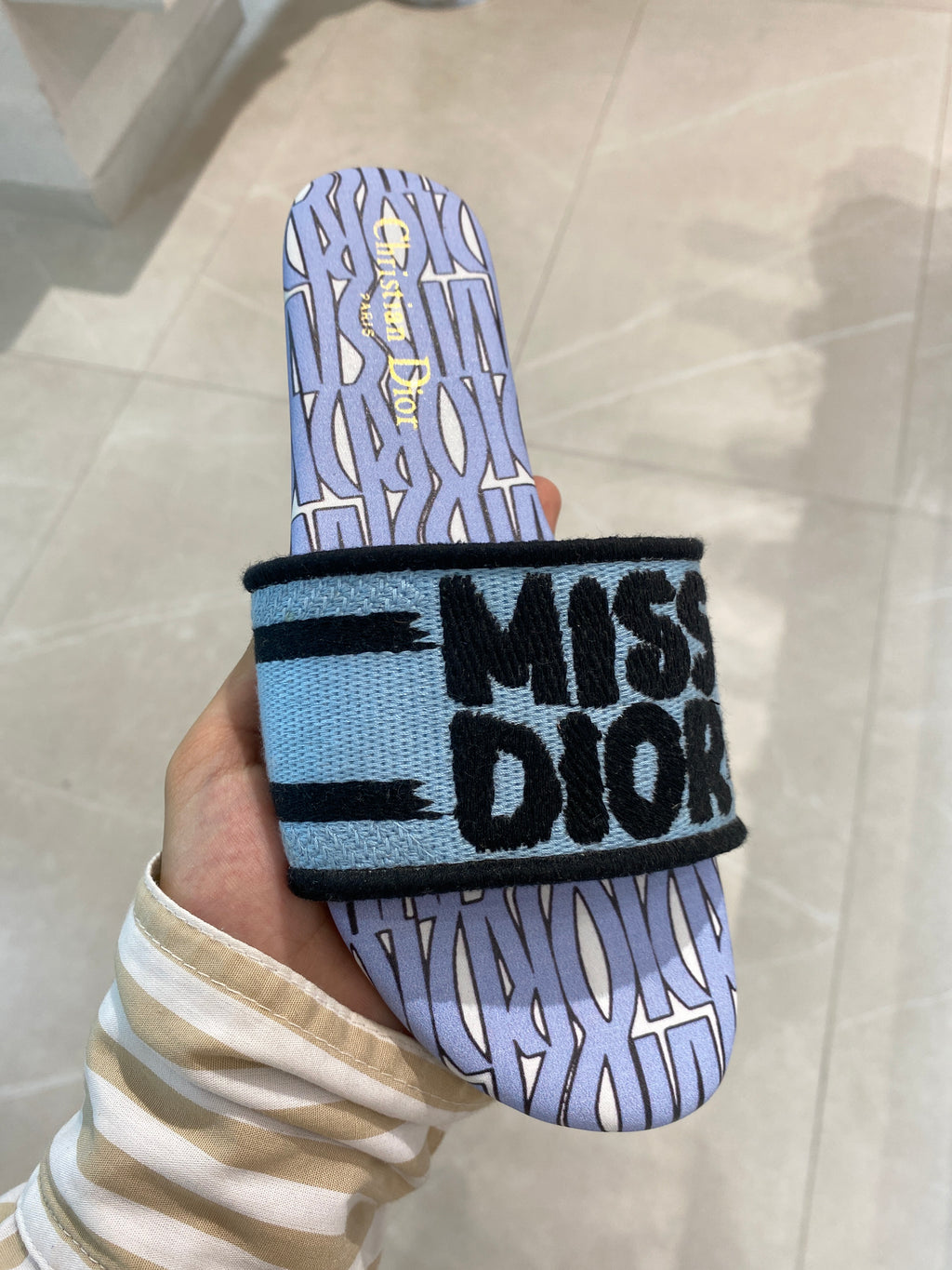 BX2188CEL SANDALIA PLANA MISS DIOR CELESTE