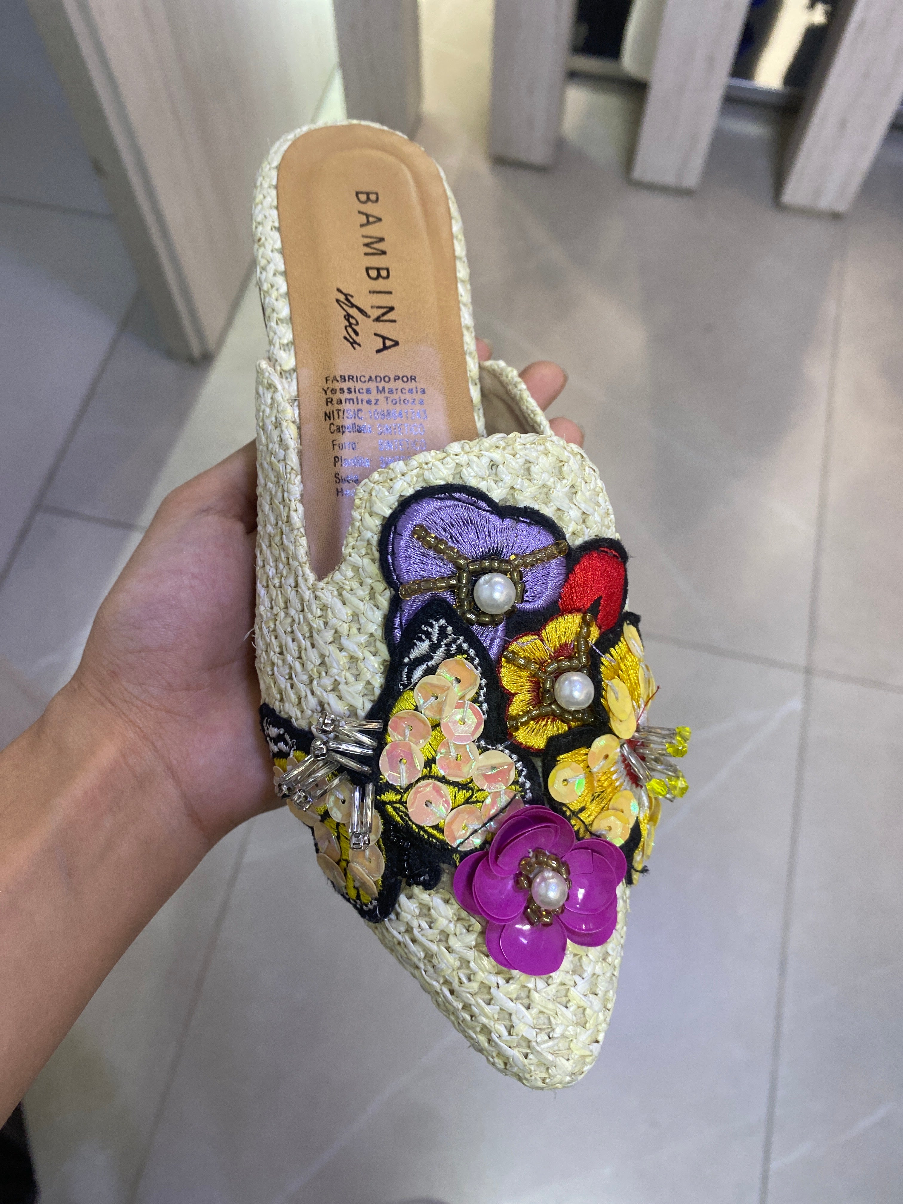 BA375YUT MULE DENIN FLOR TEJIDA COLORES