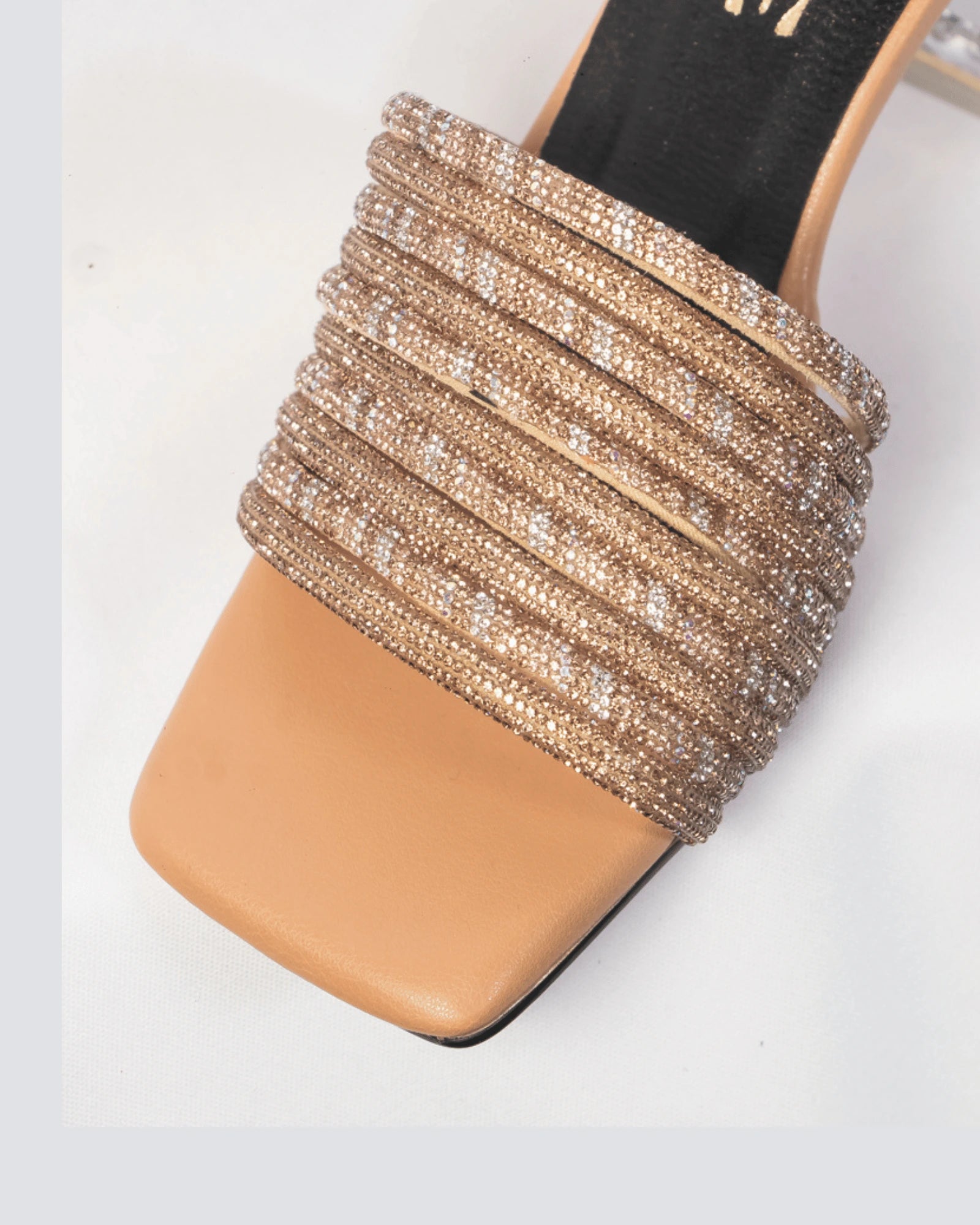 VAL404MIE SANDALIA DE TACON EN TIRAS DE PIEDRAS MIEL