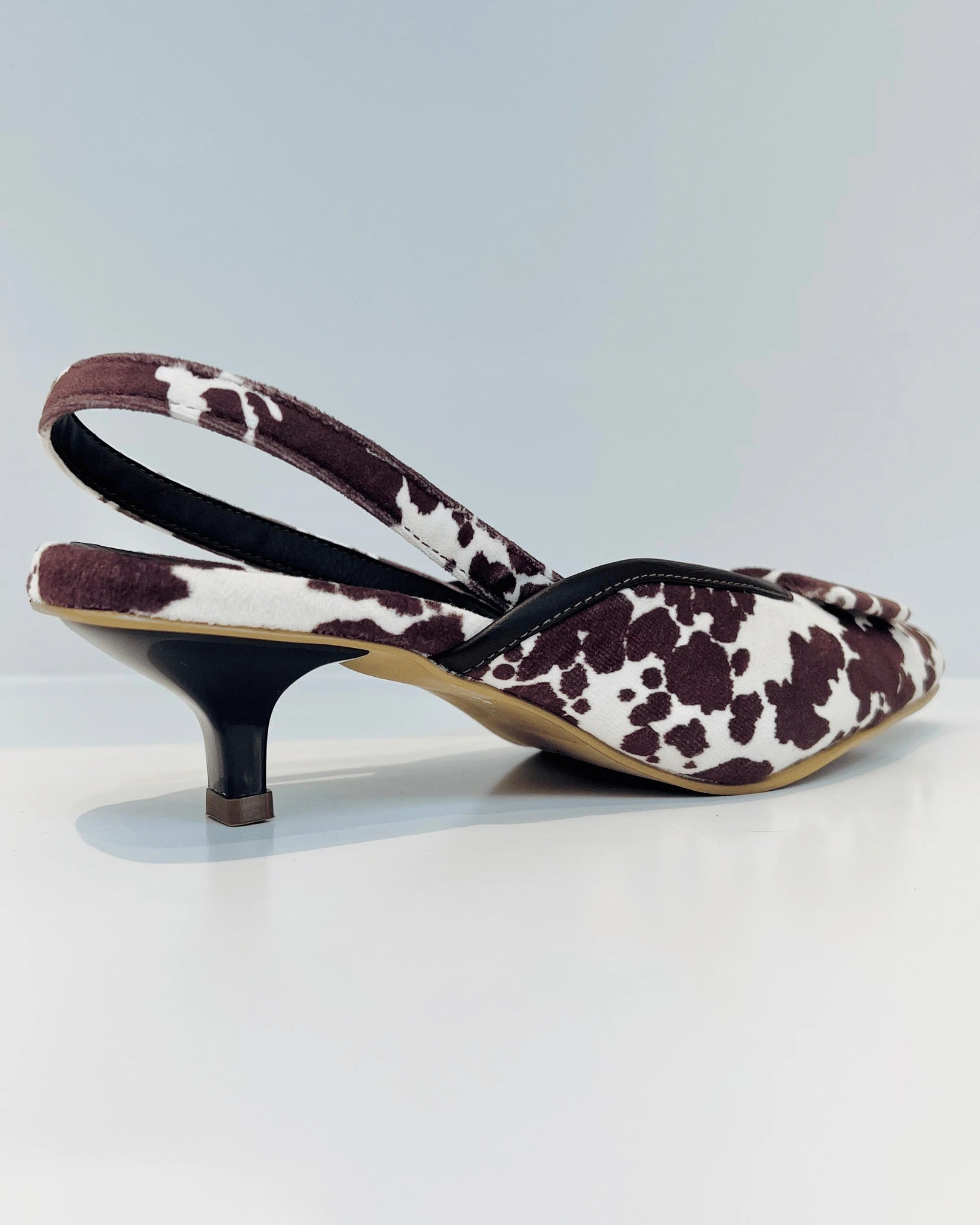 VAL367VAC TACON SLINGBACK ESTAMPADO EN TONO MARRON