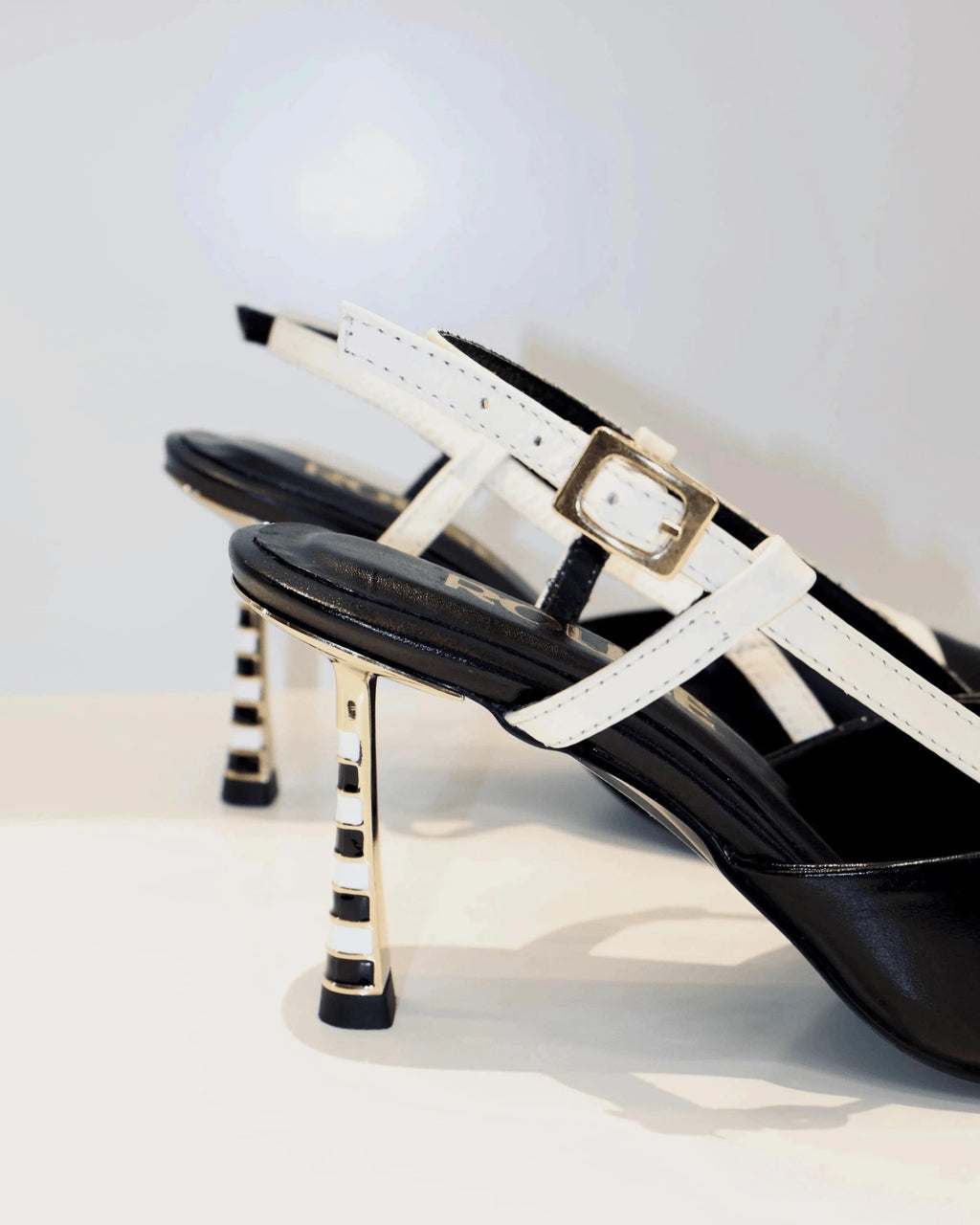 VAL415NEG TACON STILETO TACON  EN LINEA NEGRO BLANCO