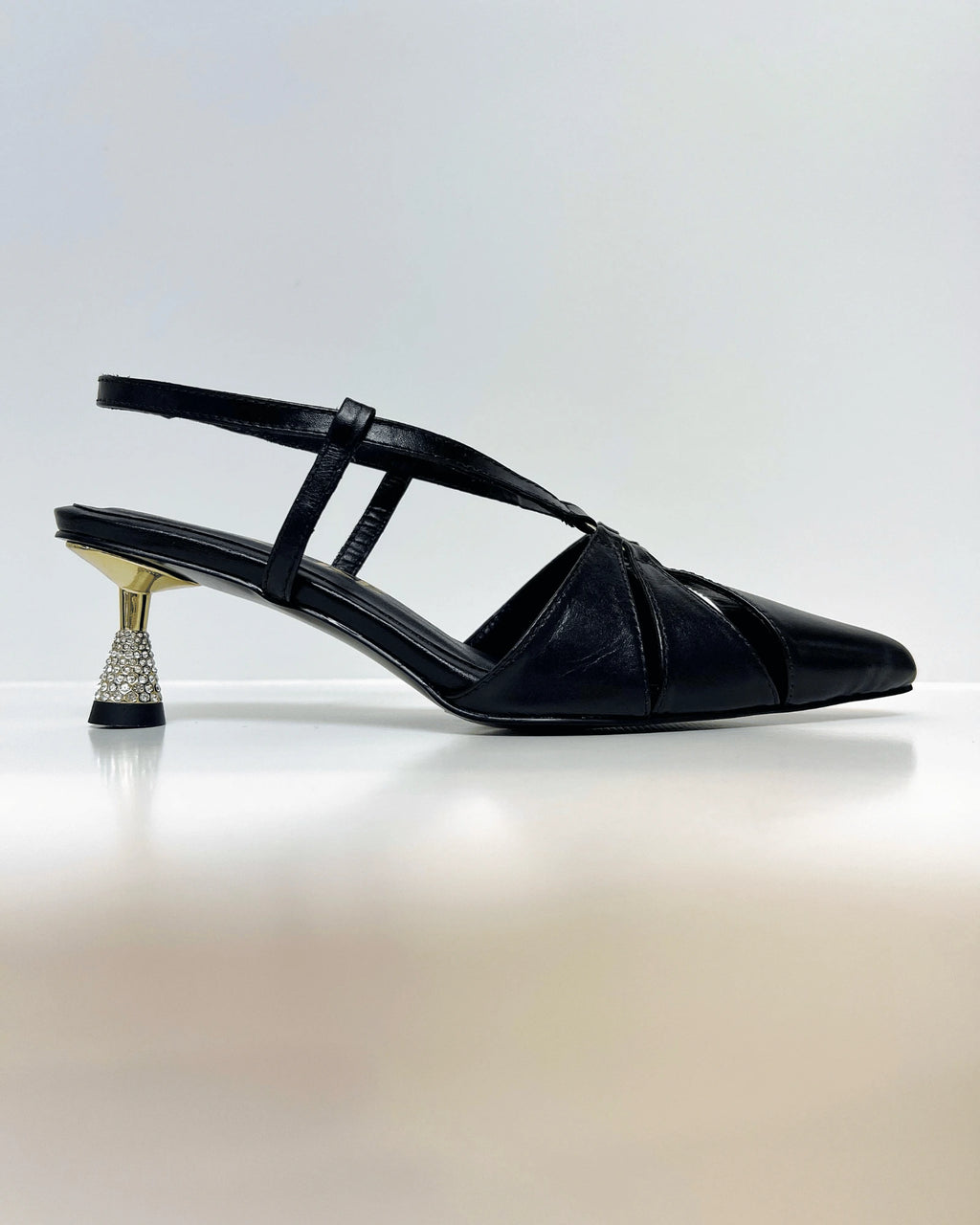 VAL414NEG TACON NEGRO DORADO BRILLOS