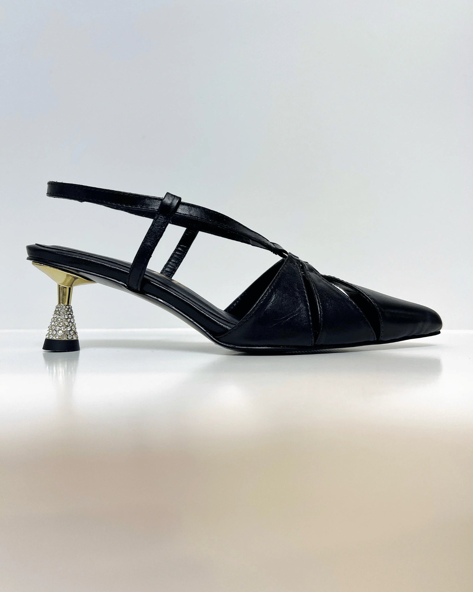 VAL414NEG TACON NEGRO DORADO BRILLOS