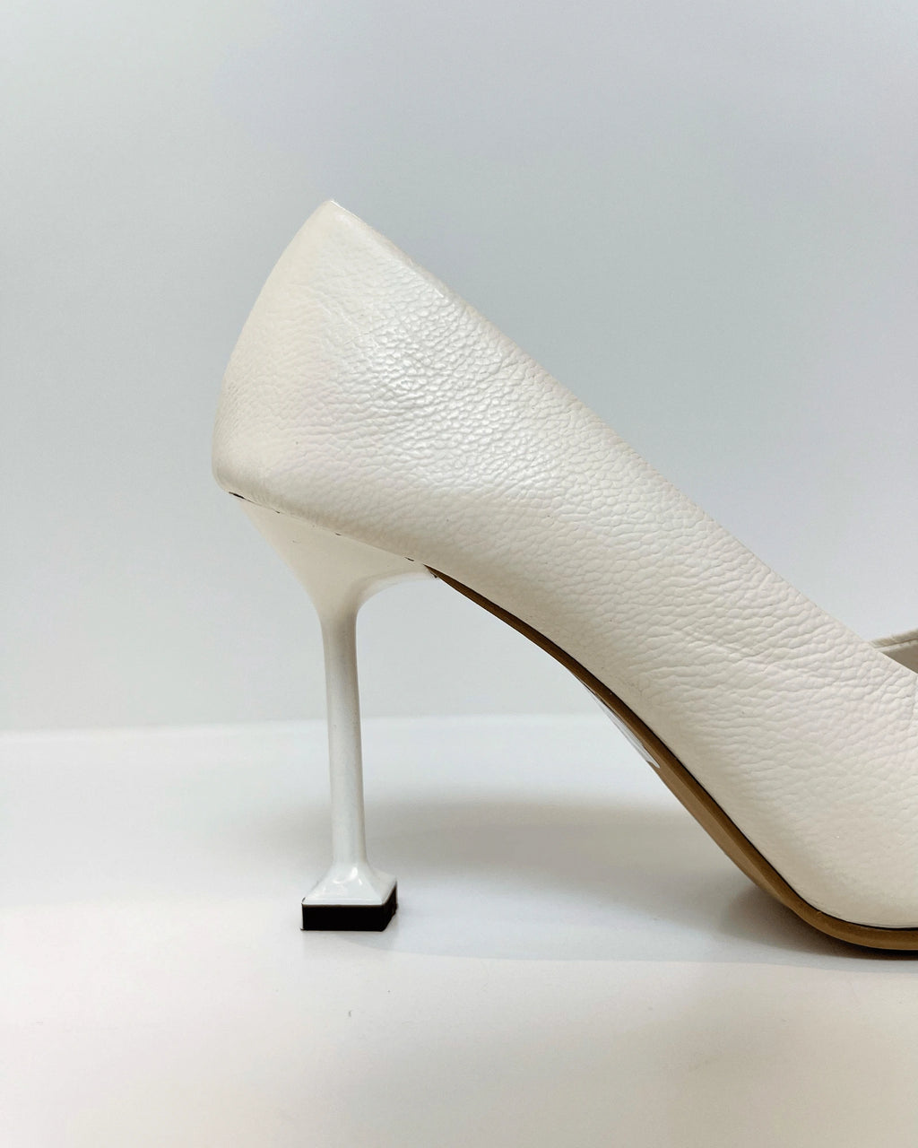 VAL820TAL TACON STILETO EN CUERO NATURAL TALCO