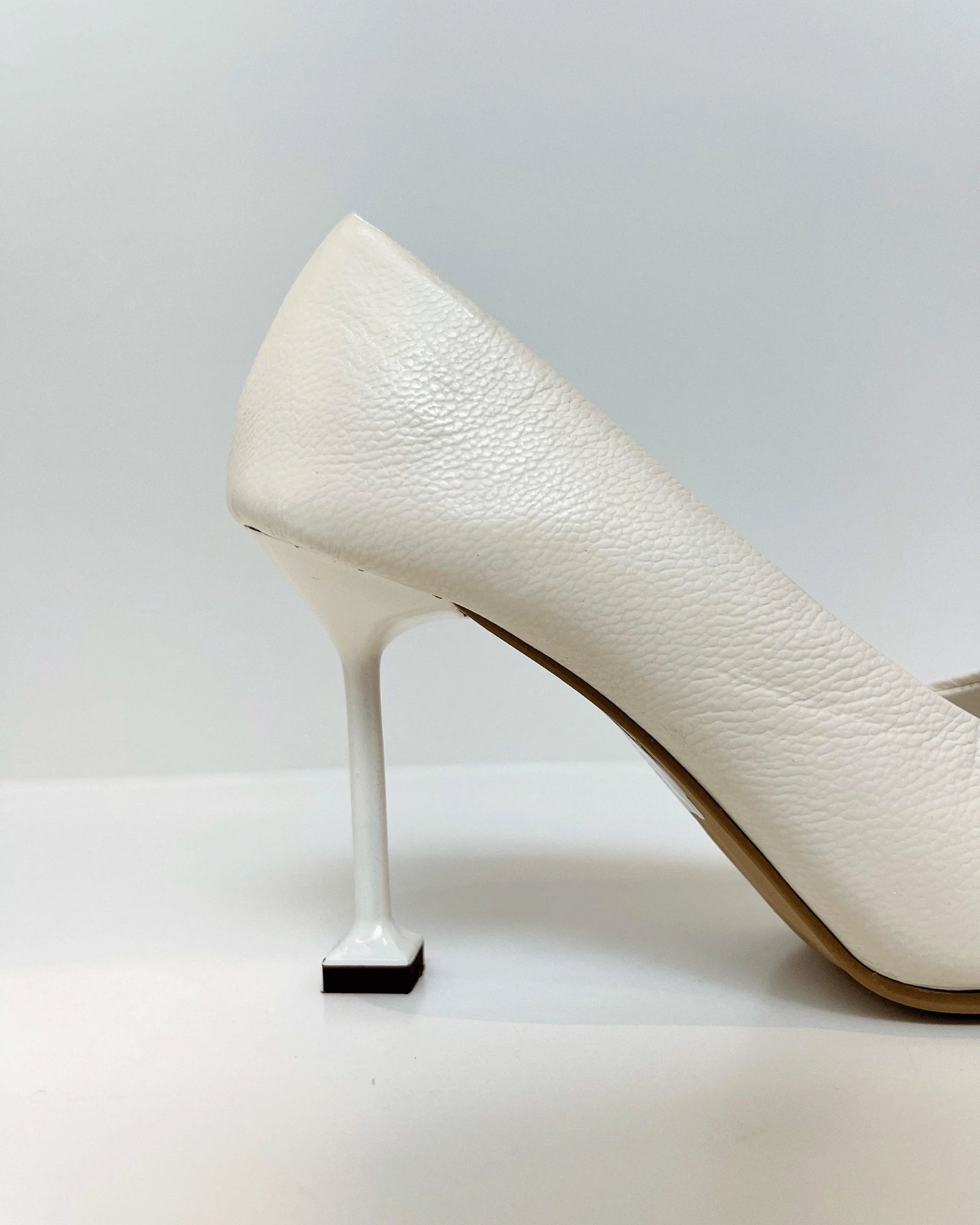 VAL820TAL TACON STILETO EN CUERO NATURAL TALCO