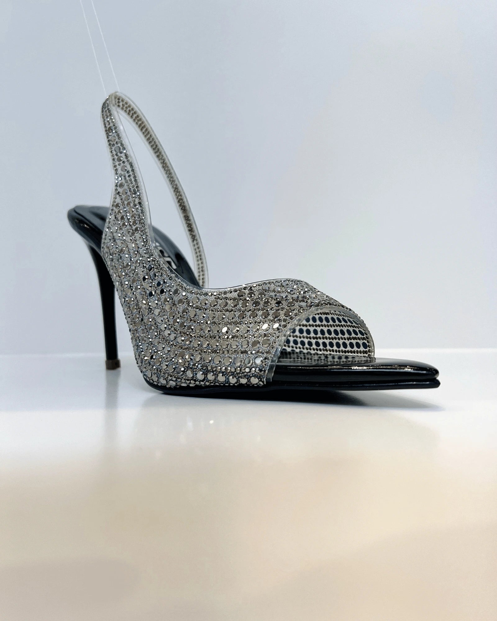 VAL405NEG TACON ELEGANTE BRILLANTE CHAROL NEGRO