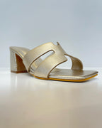 VAL267DOR SANDALIA DE TACON EN CUERO DORADO