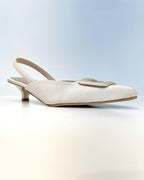 VAL367DOR TACON SLINGBACK EN SEDA DORADO