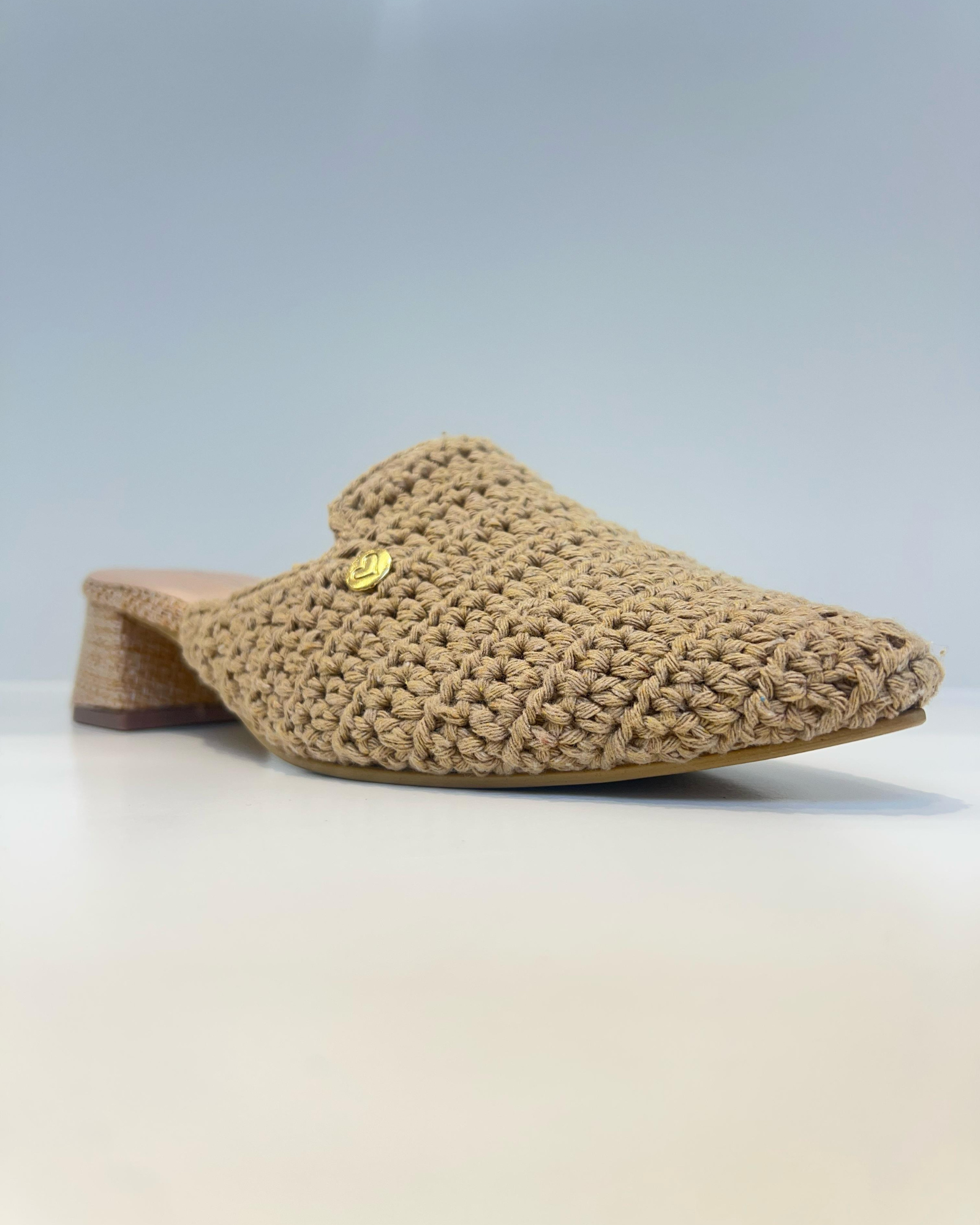 MULE TEJIDO TACON CUADRADO TAUPE