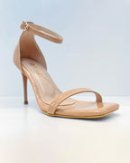 ZAPATILLA EN CHAROL CAMEL