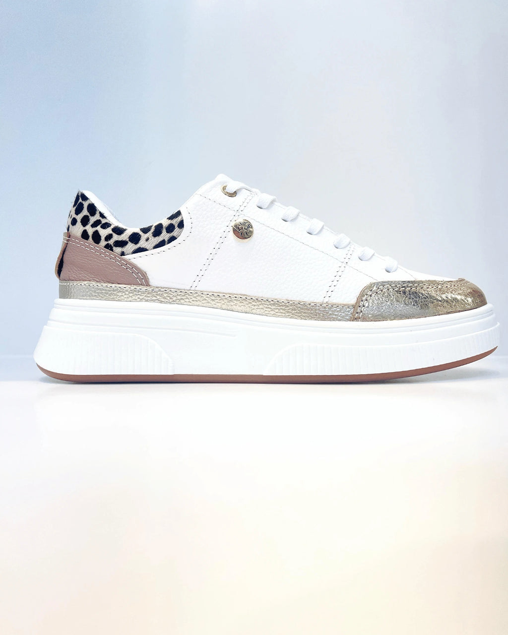OS211DOR TENIS BLANCO GLAM CON DETALLE DORADO