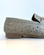 MOCASIN EN CUERO CALADO PISTACHO