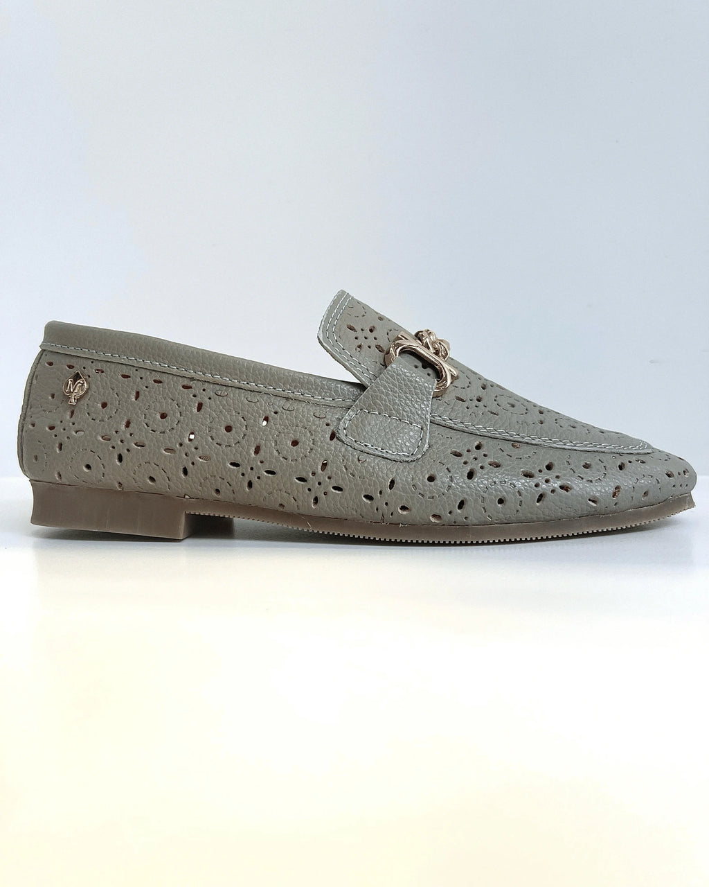 MOCASIN EN CUERO CALADO PISTACHO