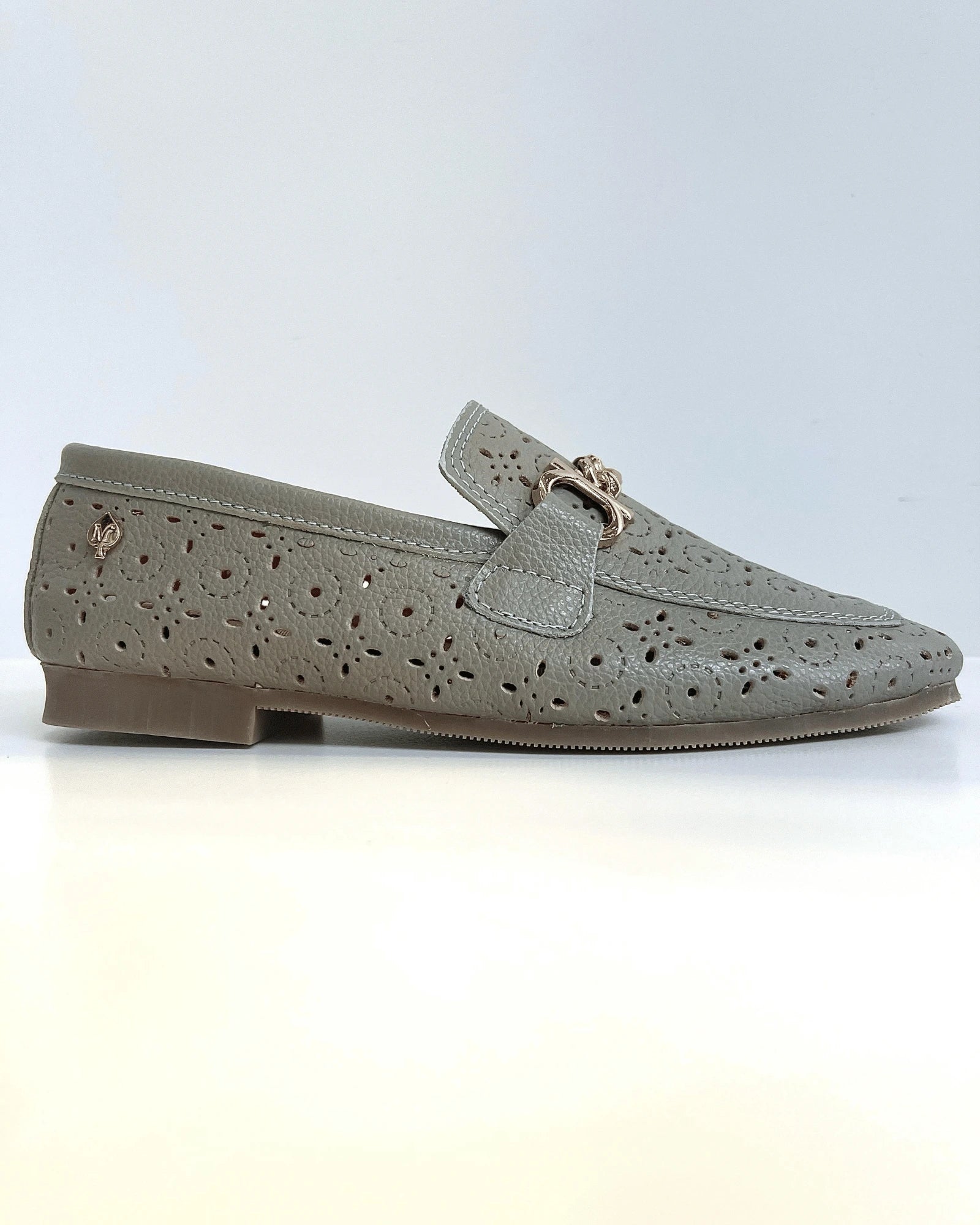 MOCASIN EN CUERO CALADO PISTACHO