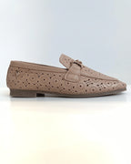 MOCASIN EN CUERO CALADO TAUPE