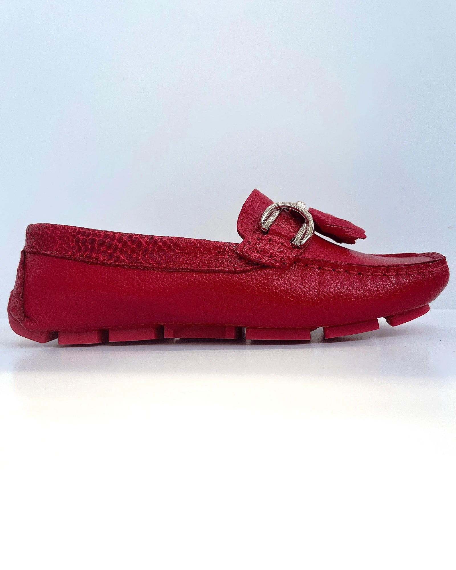 MOCASIN  ROJO HERRAJE METALICO