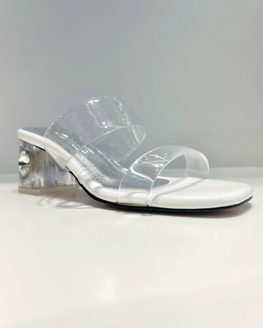 VAL400TAL SANDALIA DE TACON  MEDIO CON PIEDRA BEIGE