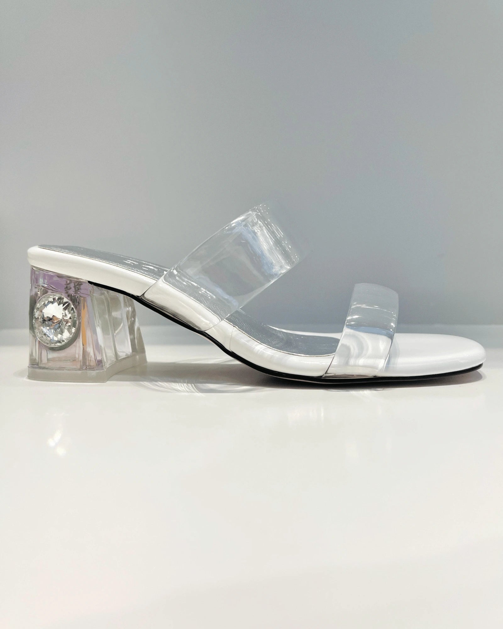 VAL400TAL SANDALIA DE TACON  MEDIO CON PIEDRA BEIGE