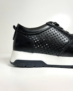 MR2023NEG TENIS NEGRO CASUAL CON DISENO PERFORADO