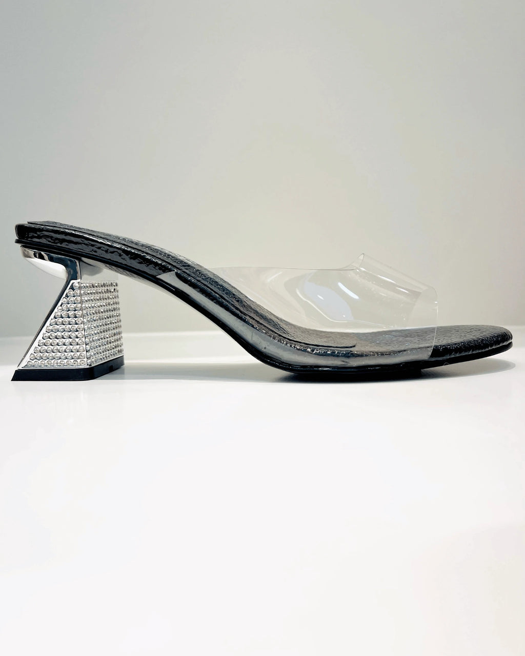 VAL407NEG SANDALIA DE TACON TRANSPARENTE