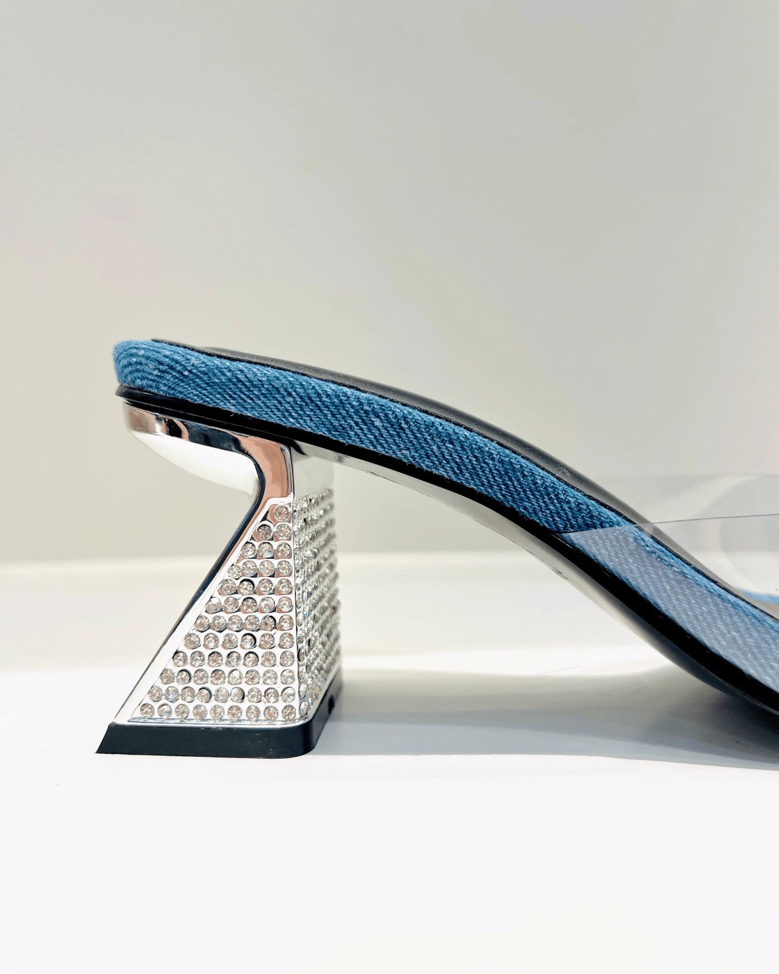 VAL407JEA SANDALIA DE TACON TRANSPARENTE EN DENIN