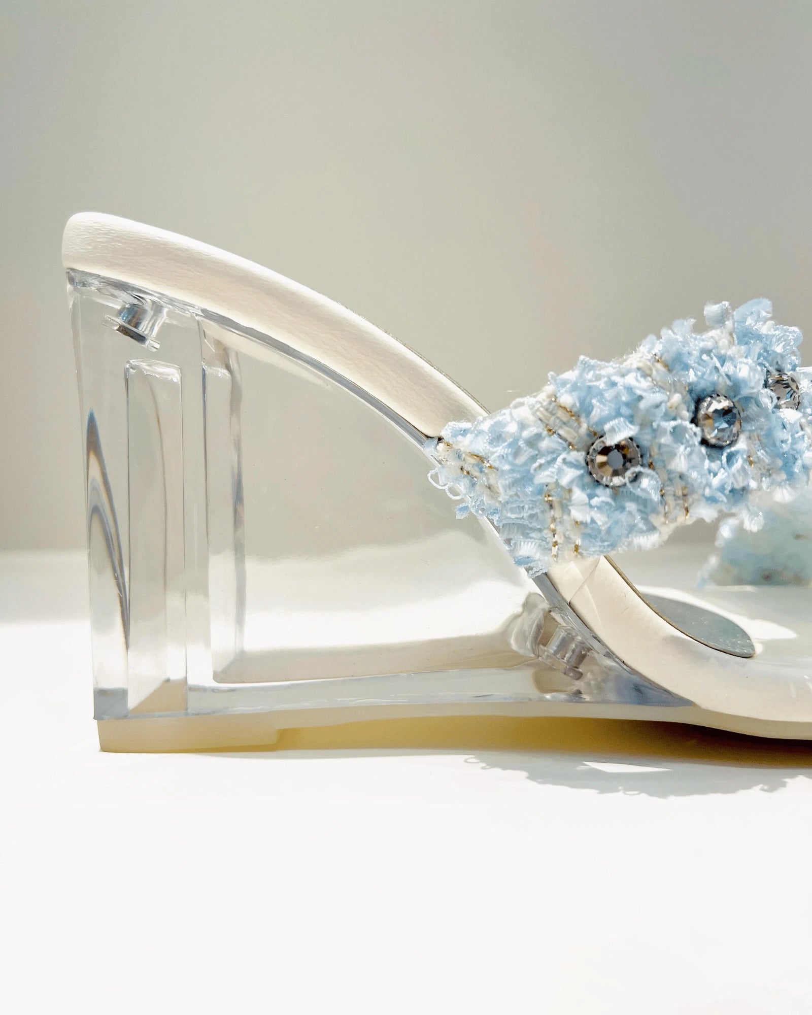 PLATAFORMA TACON CRISTAL APLIQUE CELESTE BORDADO