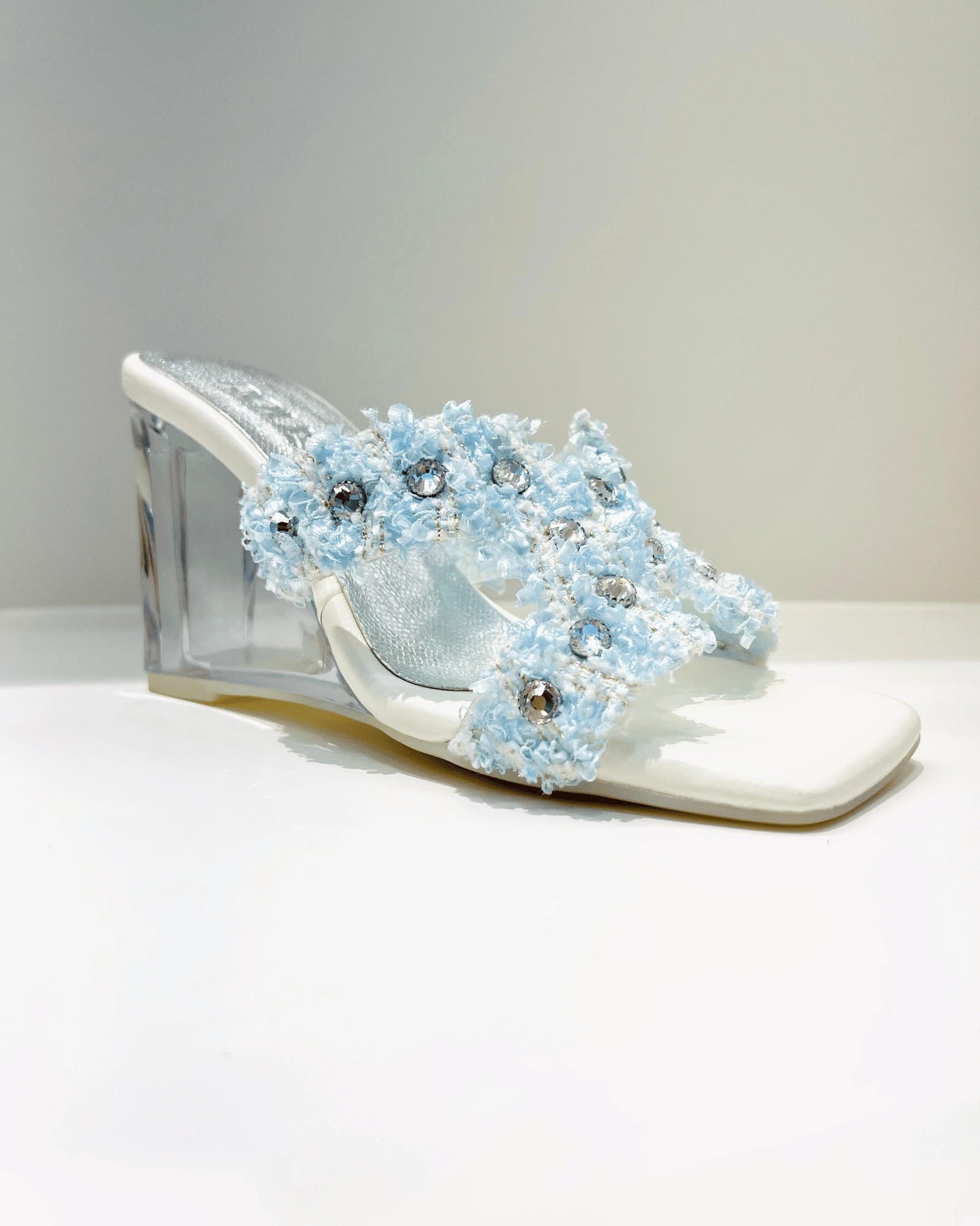 PLATAFORMA TACON CRISTAL APLIQUE CELESTE BORDADO