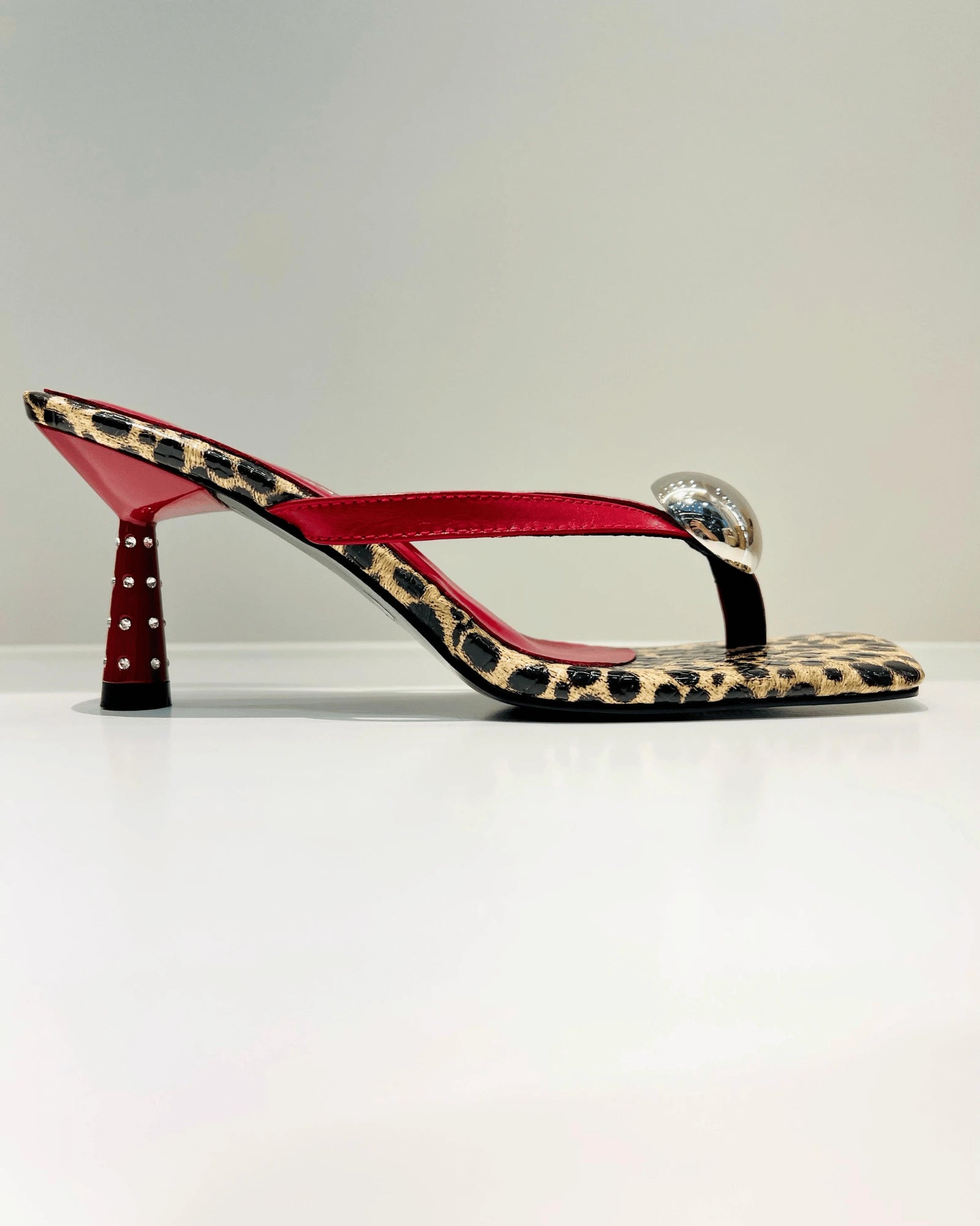 Val408ROJ SANDALIA DE TACON PIEDRAS ROJO