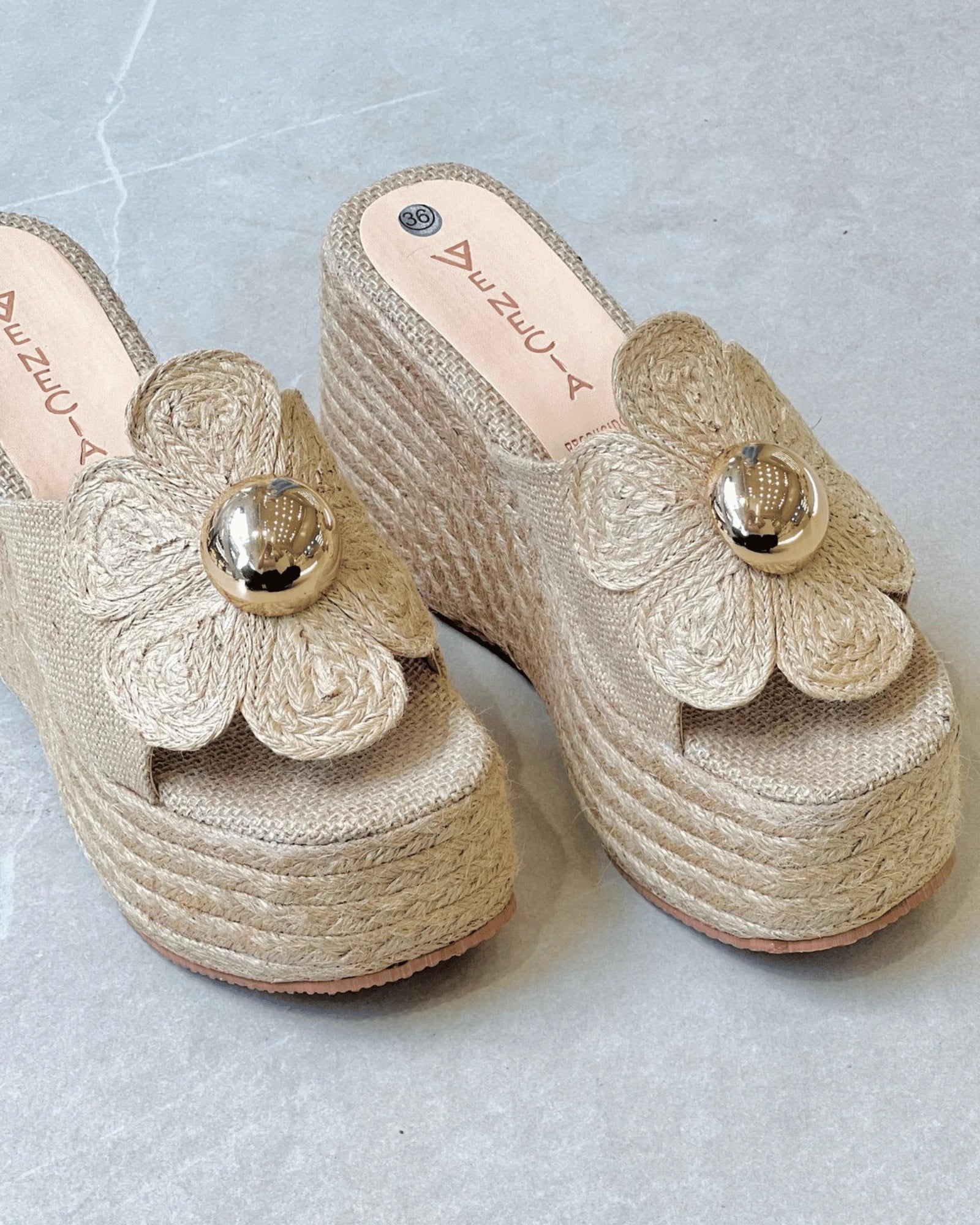 SANDALIA PLATAFORMA YUTE CON DETALLE METALICO (Copia)