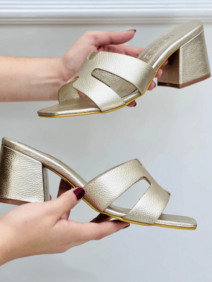 VAL267DOR SANDALIA DE TACON EN CUERO DORADO