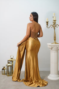 Vestido de Gala Dorado con Corsé Bordado y Abertura