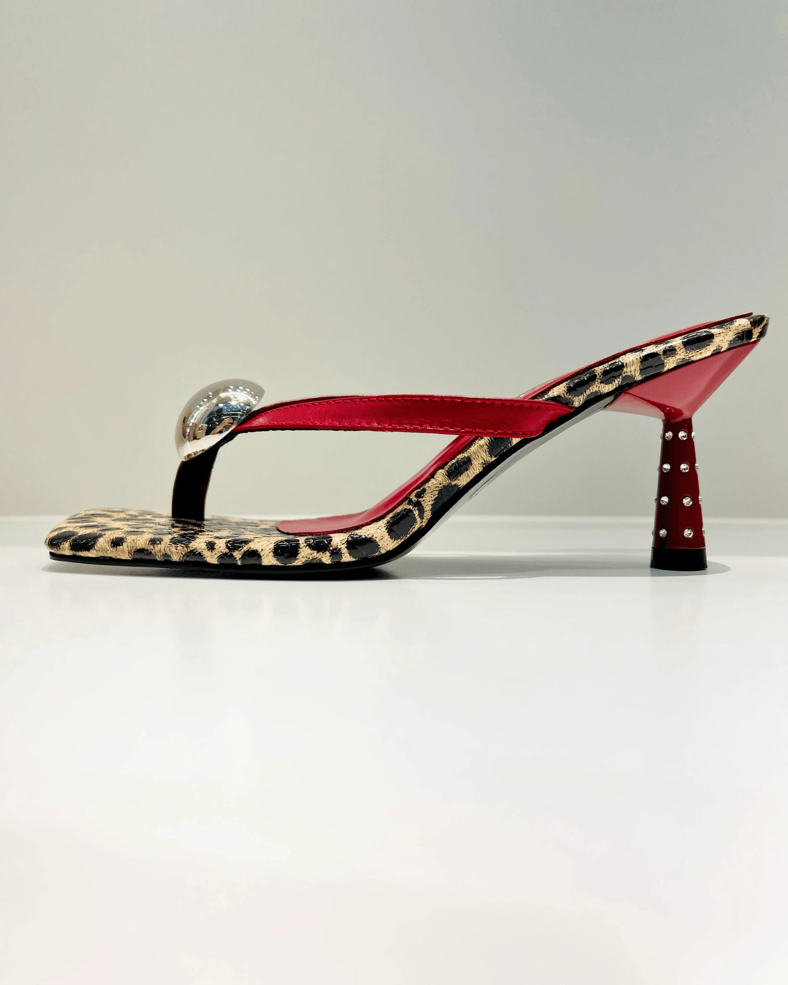 Val408ROJ SANDALIA DE TACON PIEDRAS ROJO