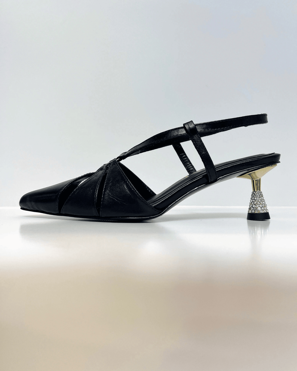 VAL414NEG TACON NEGRO DORADO BRILLOS