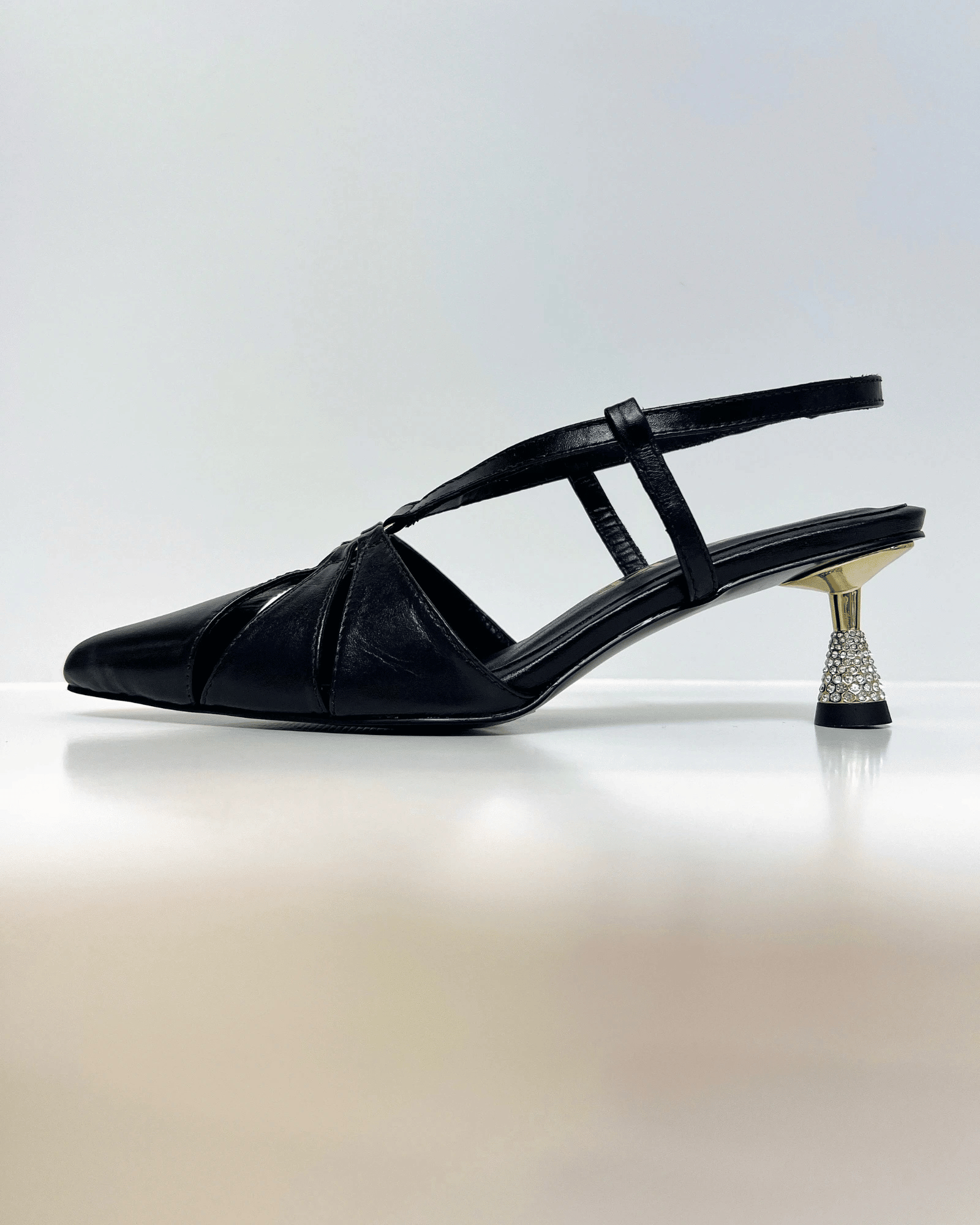 VAL414NEG TACON NEGRO DORADO BRILLOS