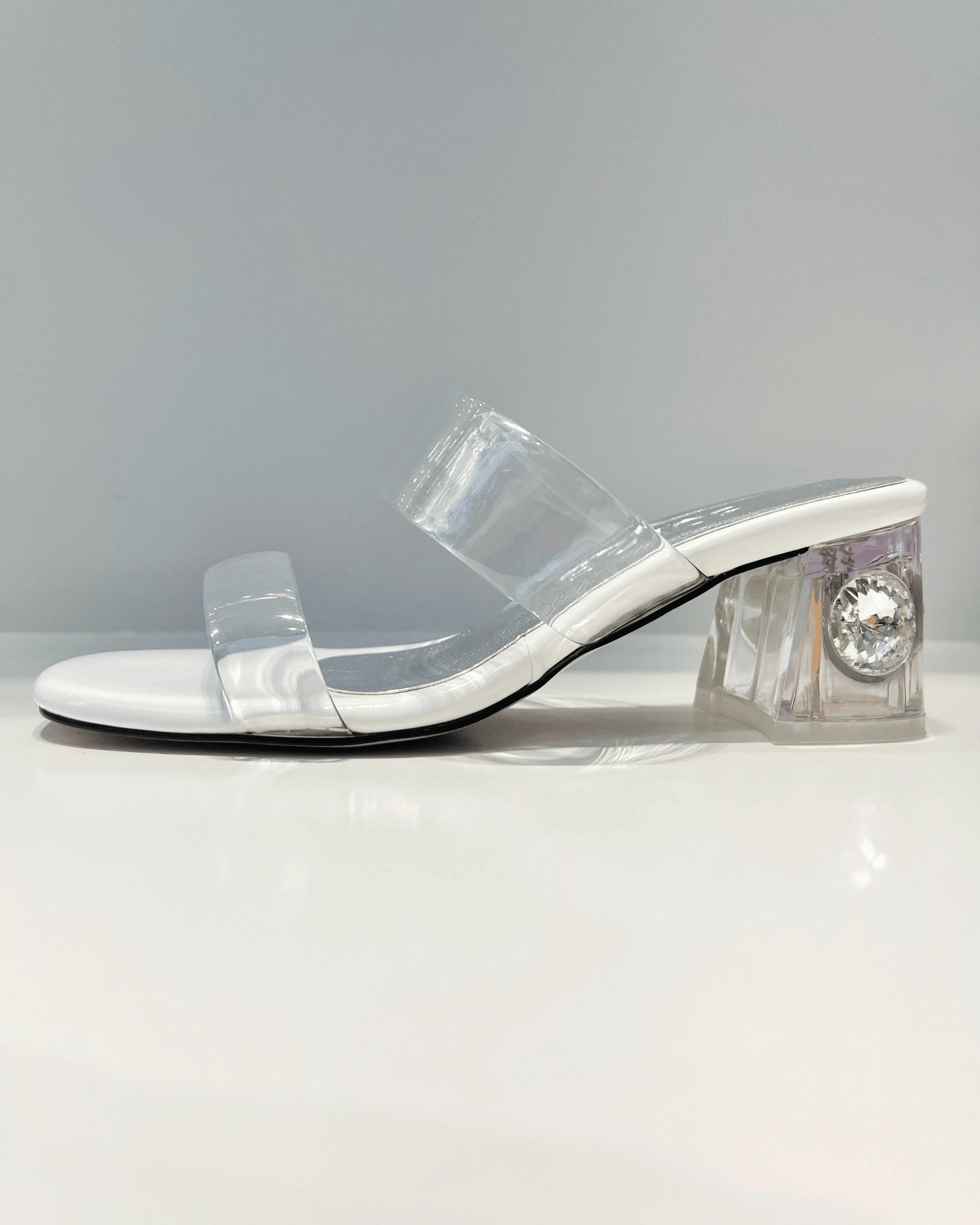 VAL400TAL SANDALIA DE TACON  MEDIO CON PIEDRA BEIGE