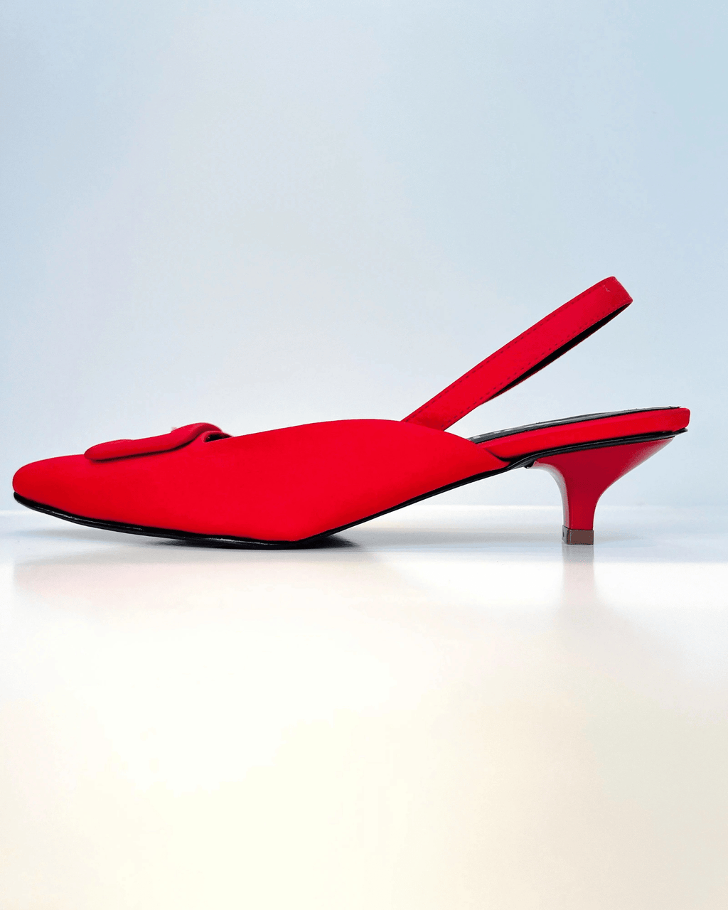 VAL367ROJ TACON SLINGBACK EN SEDA ROJO