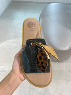 Ref. MJLUCYACE SANDALIA PLANA CUERO ACETUNA