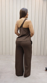 SET MONIQUE ESPRESSO PANTALON  TOP MEDIO BESO