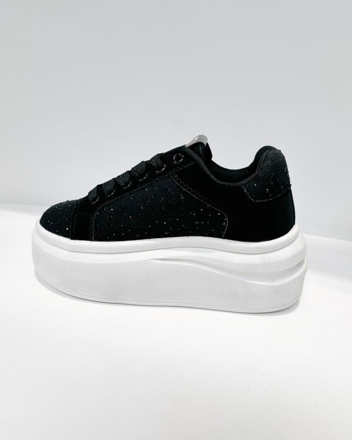 TENNIS CAROLINE CON BRILLOS NEGRO
