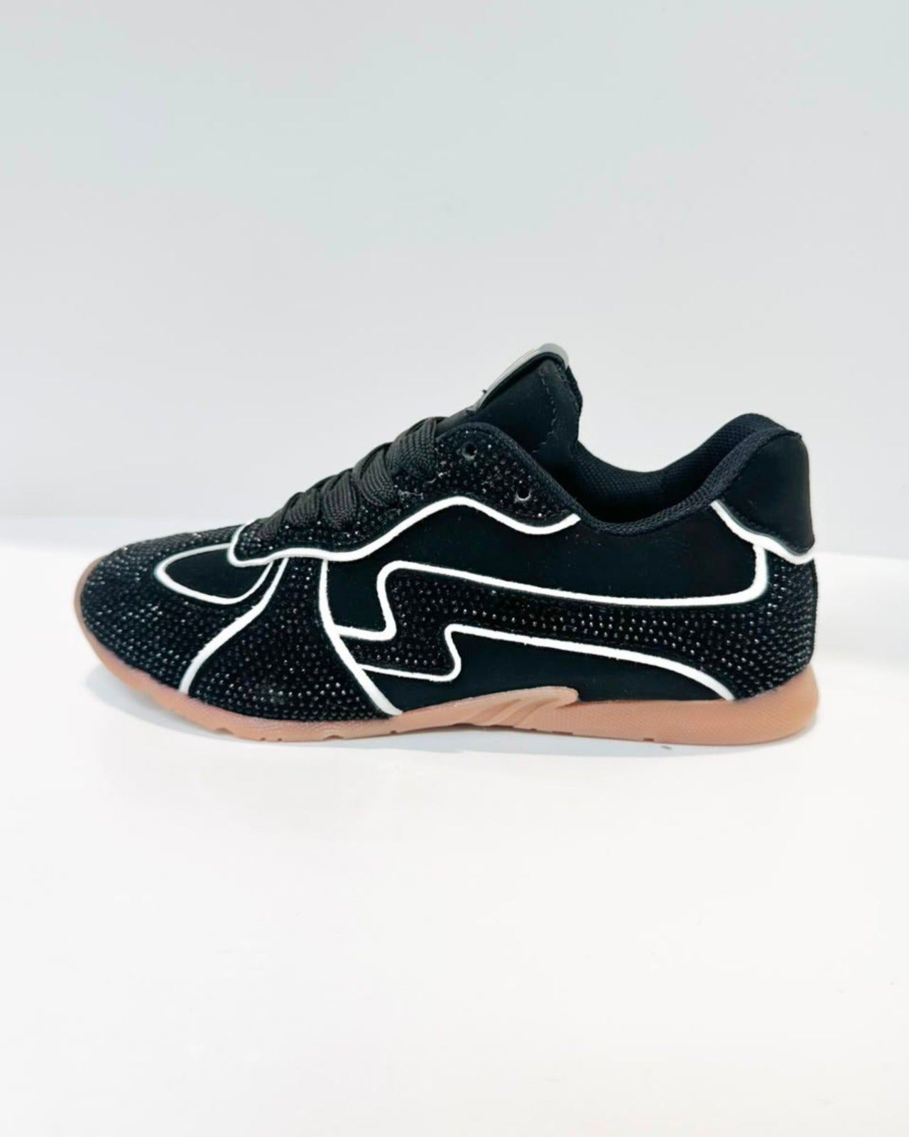 TENIS DEPORTIVO KAILA CON BRILLOS NEGRO